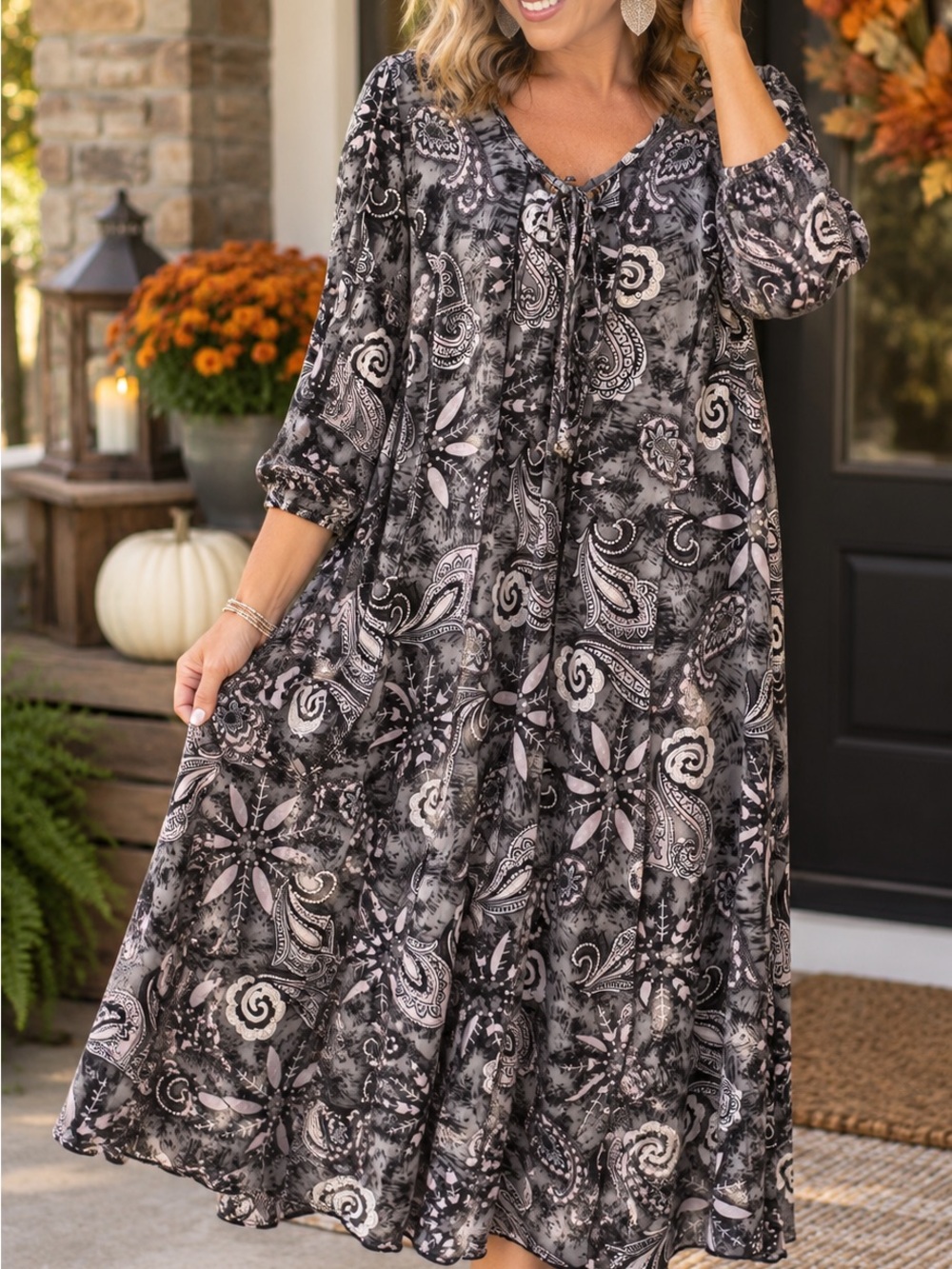 Women's Black & Gray Paisley Tie-Neck Midi Dress